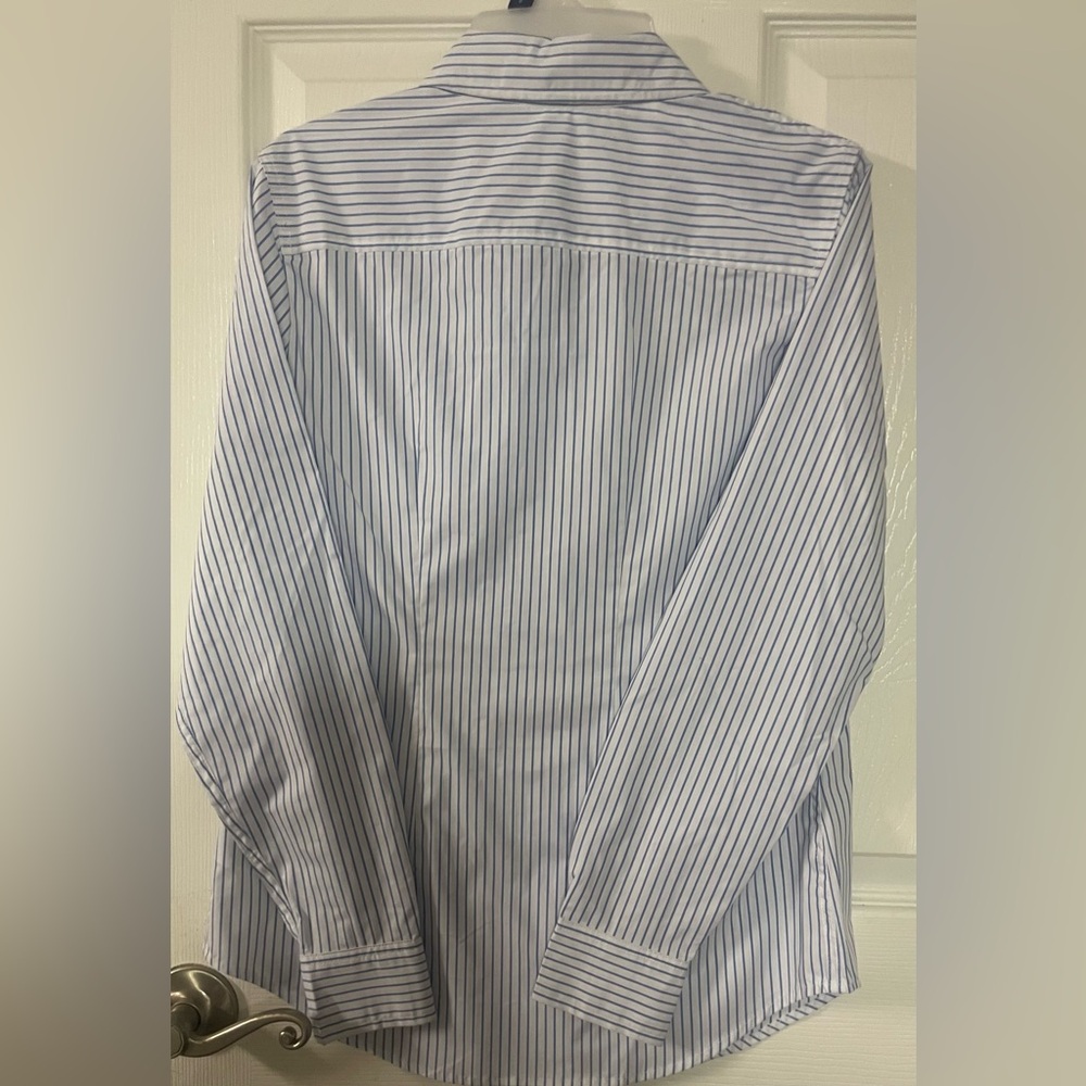 Time and Tru Women’s Blue Button-Up Shirt! NWT! Size XS! - Picture 8 of 8